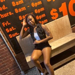 Meet your Posher, Teaira